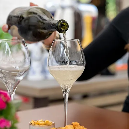 Sei Stelle Mama 滨海波利尼亚诺